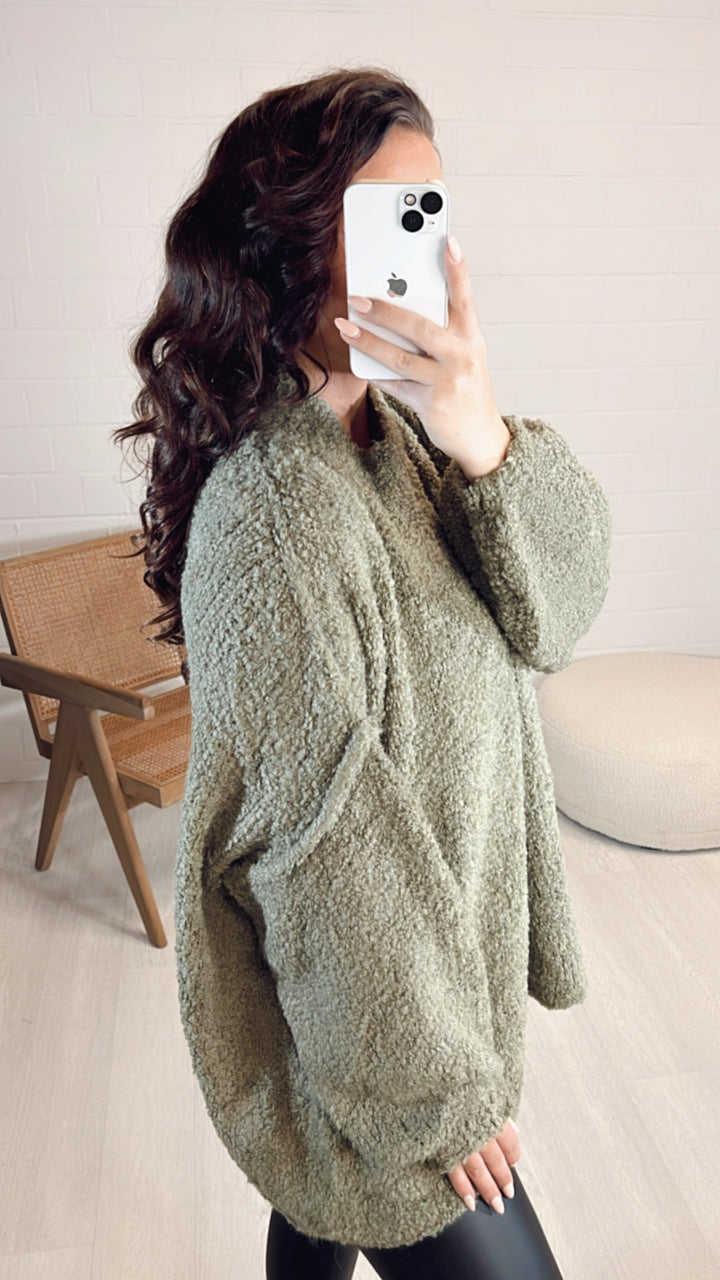 TEDDY Oversize Pullover mit hohem Ausschnitt / khaki Art. 8129