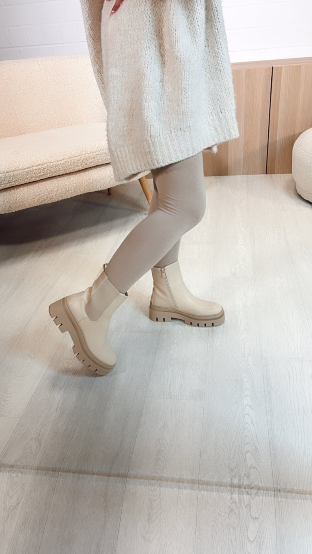 Chelsea Boots " A-808 " / beige Art. 8275