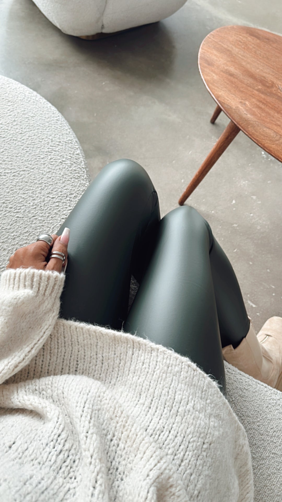 gefütterte Lederlook Leggings / khaki Art. 4028