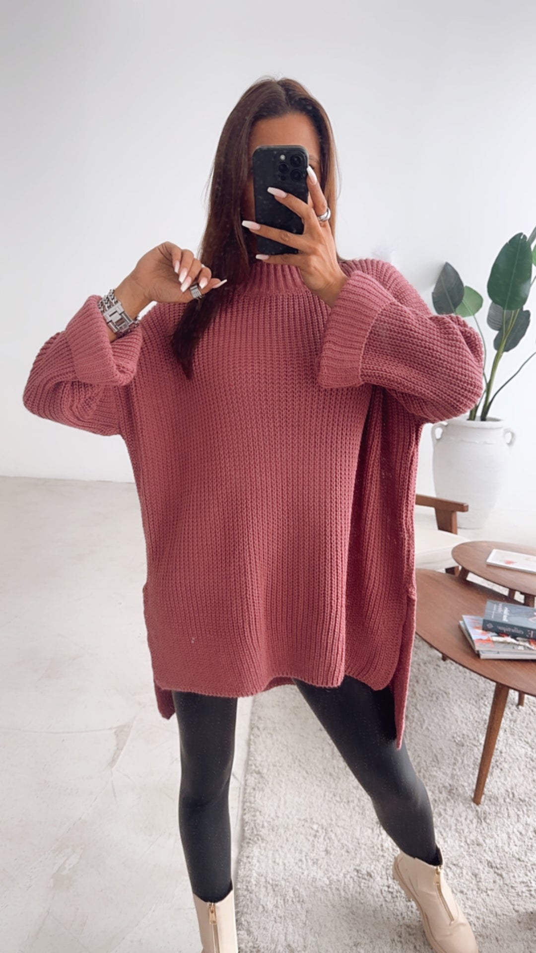 Stehkragen Strick Pullover mit Schlitz / dunkle himbeere Art. 3504