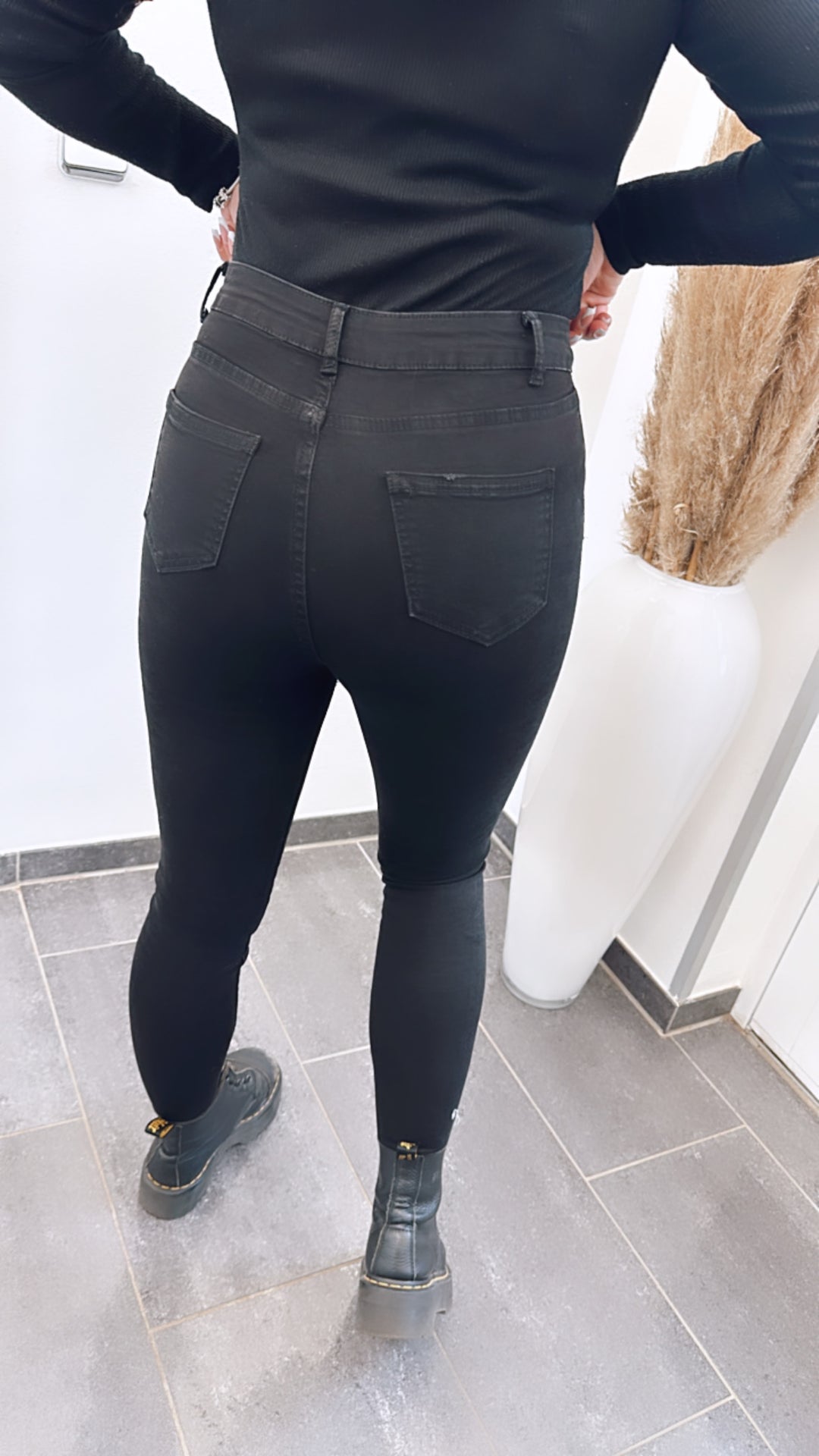 high waist Jeans "RYS-8052", ausgefranst / schwarz Art. 5893