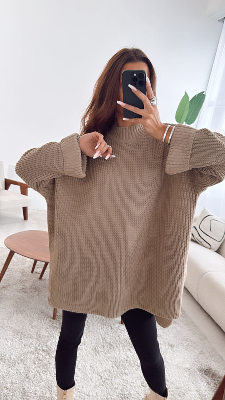 Stehkragen oversize Pullover mit Schlitz / cappuccino Art. 4924