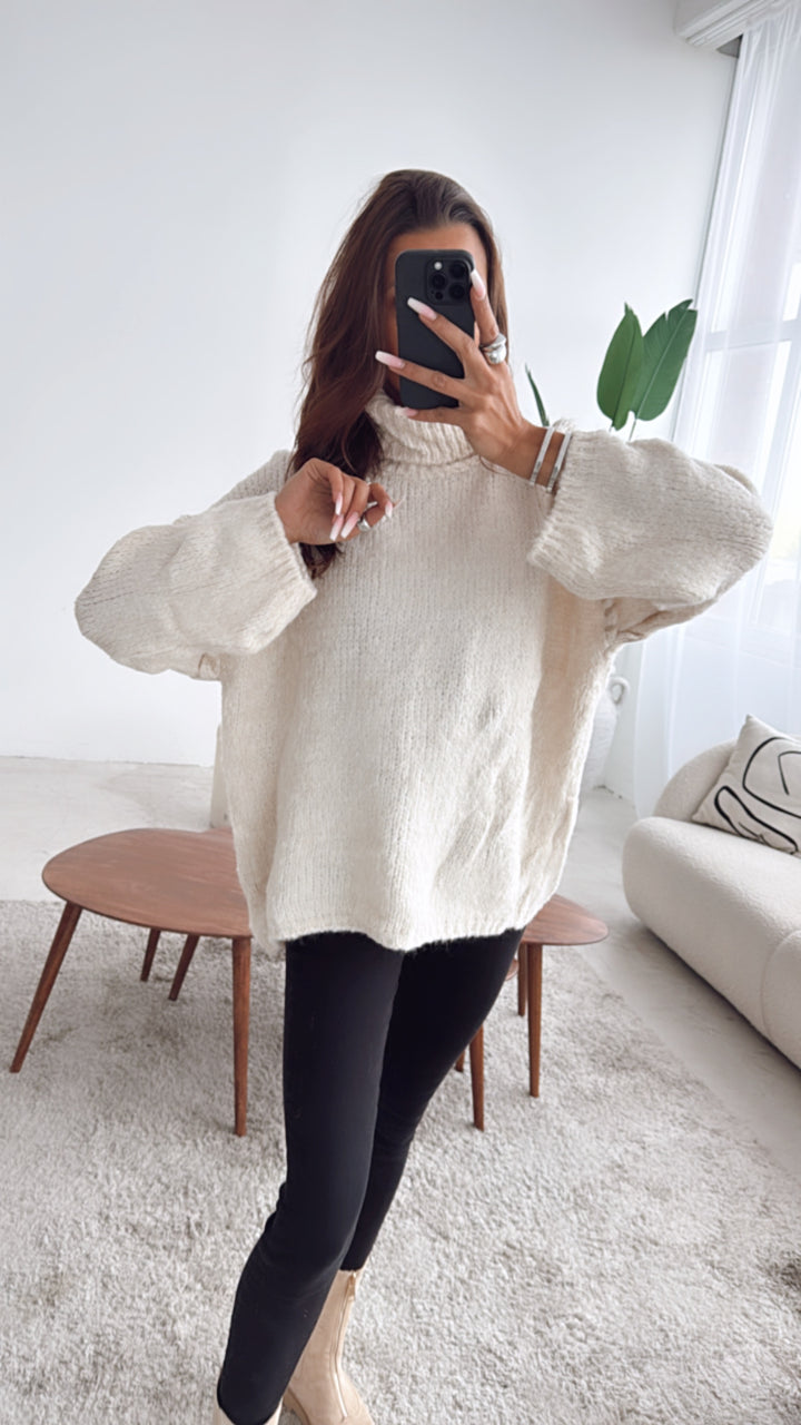 Rollkragen Pullover mit farblichen Akzenten / wollweiss - beige Art. 8153