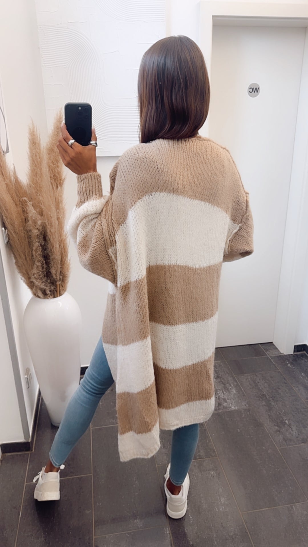 längerer, gestreifter Strick Cardigan / beige - weiß Art. 7312