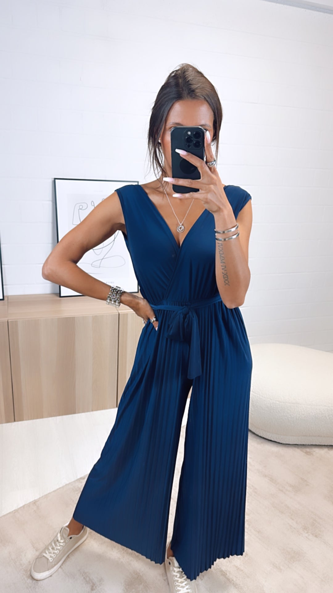 langer Plissee Jumpsuit, schöner Ausschnitt / dunkel blau  Art. 6292