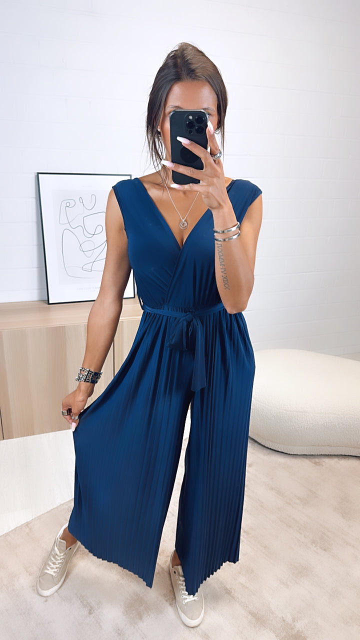 langer Plissee Jumpsuit, schöner Ausschnitt / dunkel blau  Art. 6292