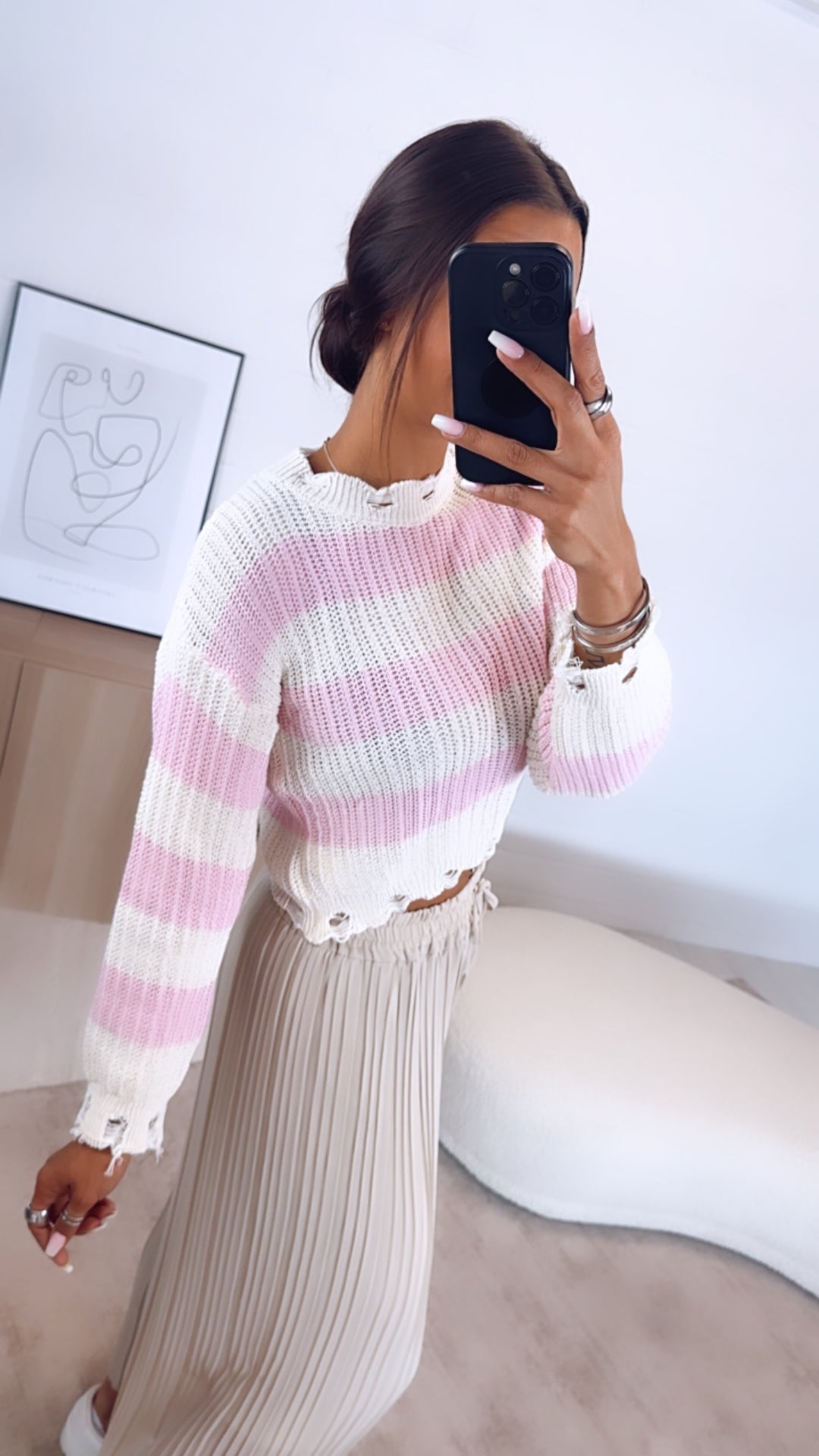 kurzer, locker gestrickter Pullover mit used-Elementen, gestreift / creme - rosa Art. 6464