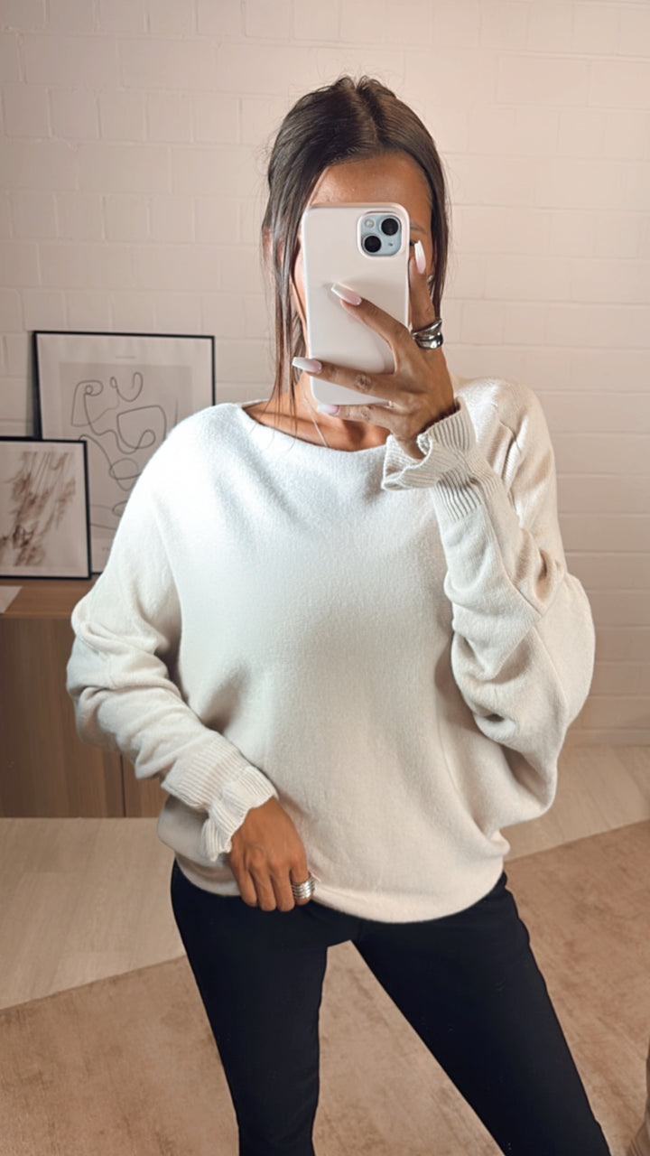 schlichter Pullover, Fledermausärmel, Volantapplikationen / beige Art. 7445