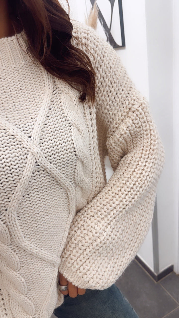 grober Strick Pullover mit Zopfmuster / hell beige  Art. 7969