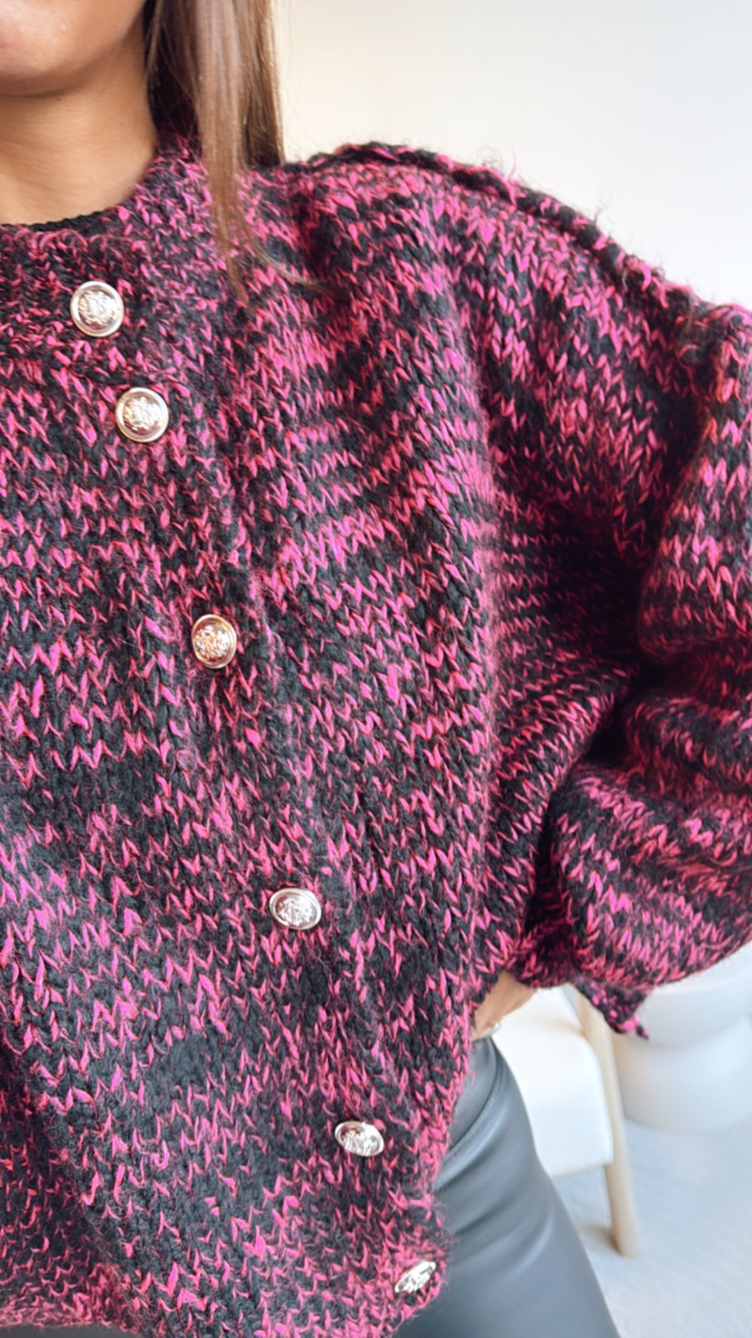 Strick Cardigan mit goldenen Knöpfen / schwarz - pink Art. 8112