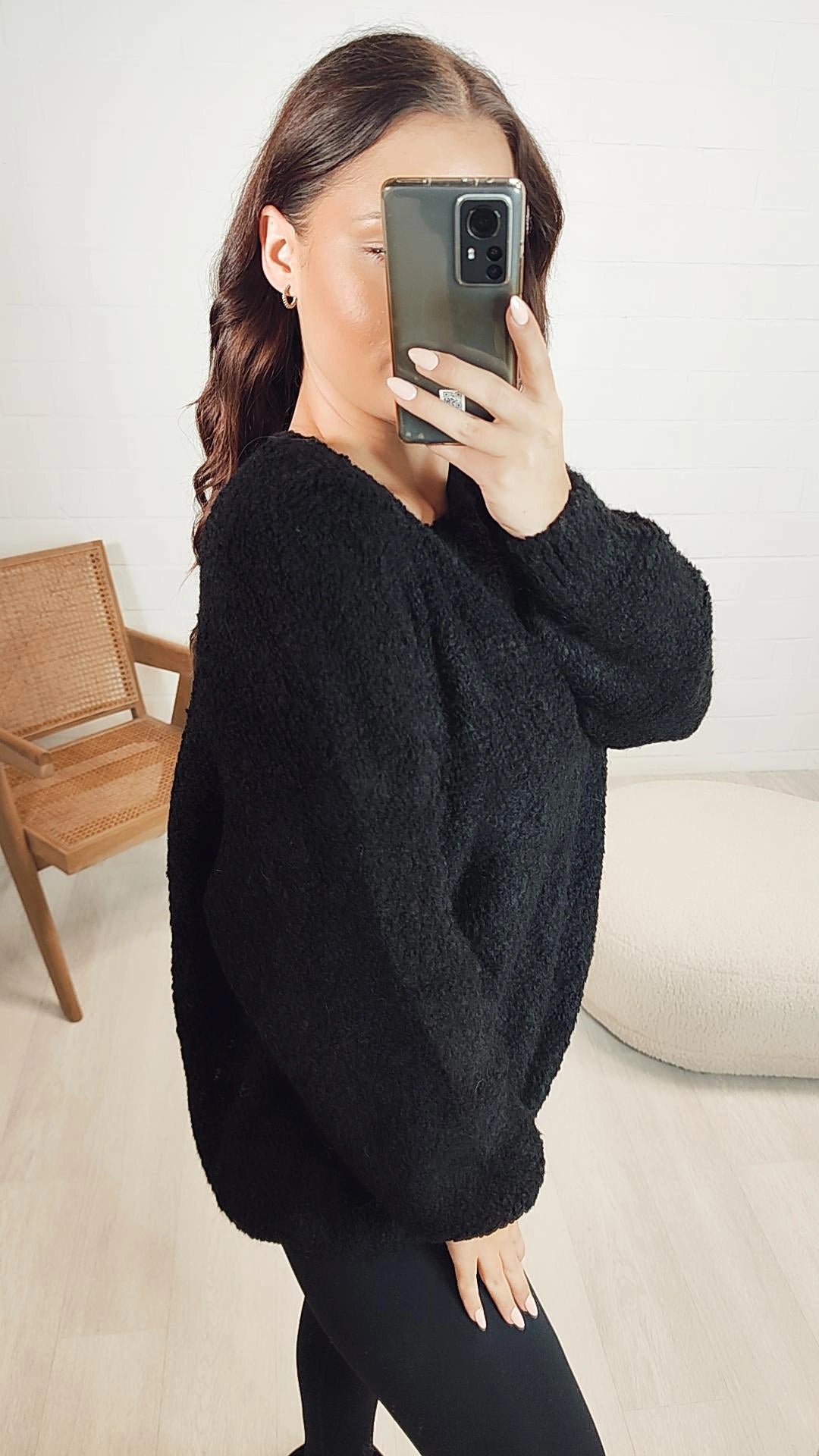 Black fuzzy pullover online